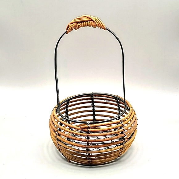 Bamboo Wicker Basket with Handle - Picture 5 of 5